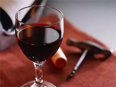 河南奔富代理：红葡萄酒年份越长越好么?